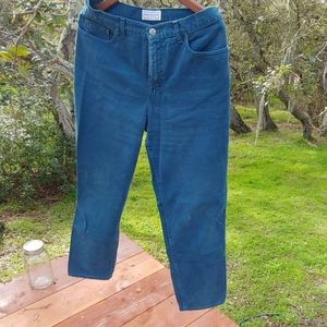 Mom jeans. Great condition.